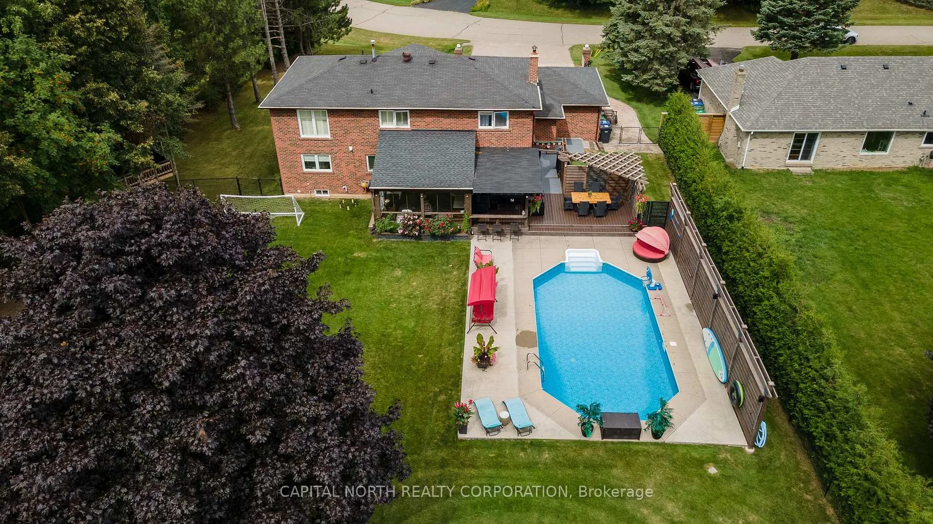Photo 4 of 29 Hayleyvale Road, Caledon, Caledon Village — HOMEH