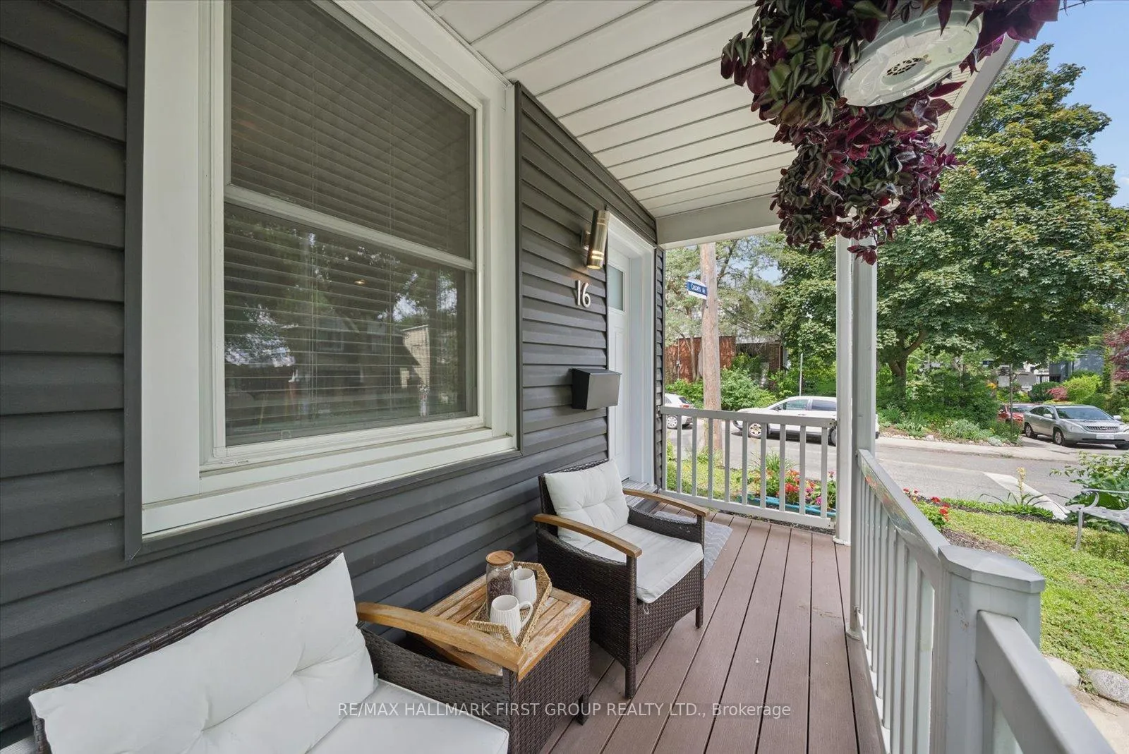 Photo 3 of 16 Cassels Avenue, Toronto, East End-Danforth — HOMEH