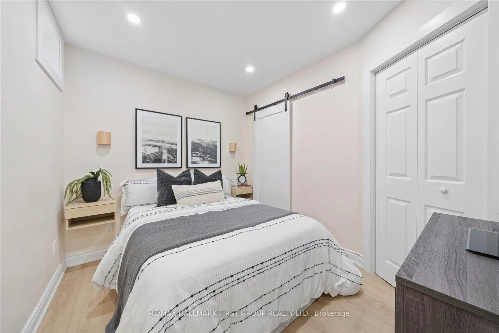 Photo 22 of 16 Cassels Avenue, Toronto, East End-Danforth — HOMEH