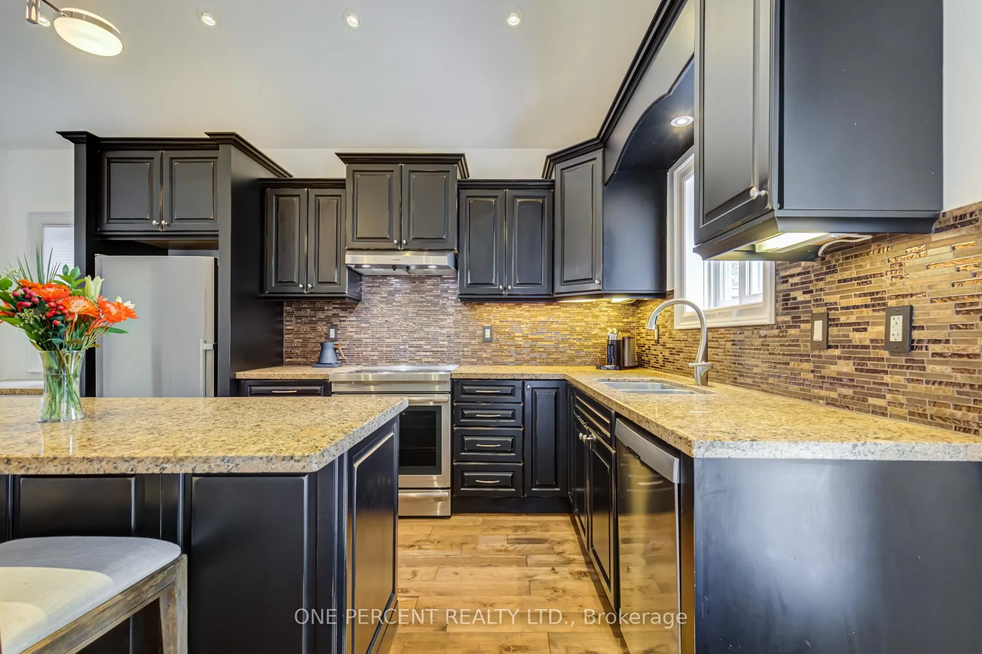 Photo 14 of 90 Toronto Street N, Uxbridge — HOMEH
