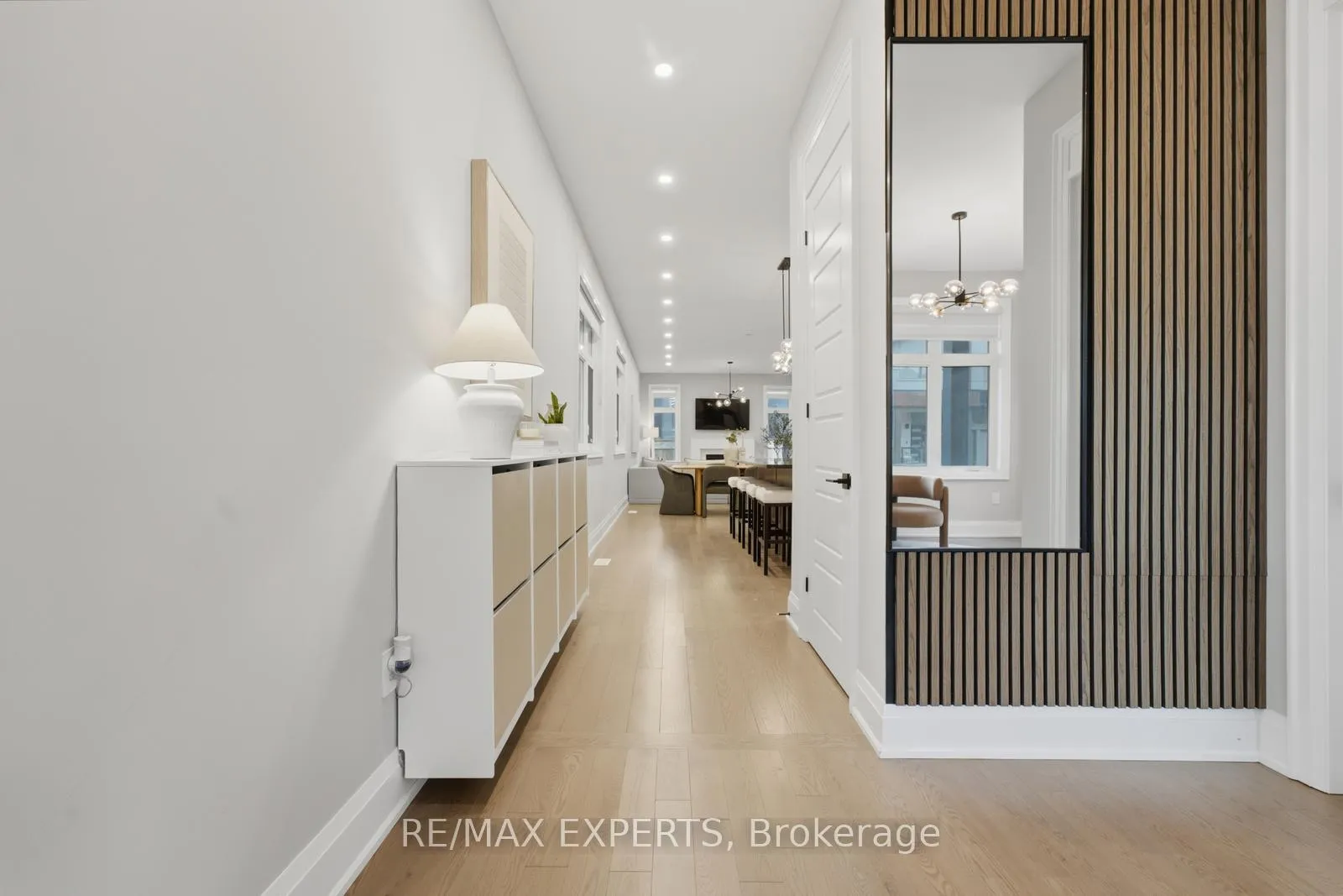 Photo 5 of 1288 Aymond Crescent W, Oakville, Joshua Meadows — HOMEH