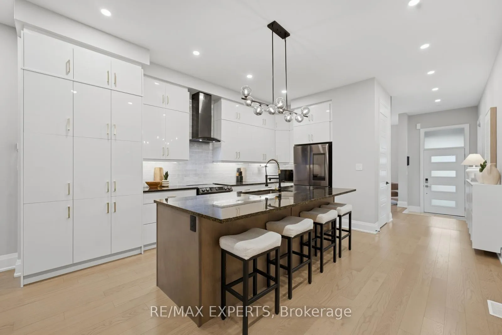 Photo 6 of 1288 Aymond Crescent W, Oakville, Joshua Meadows — HOMEH