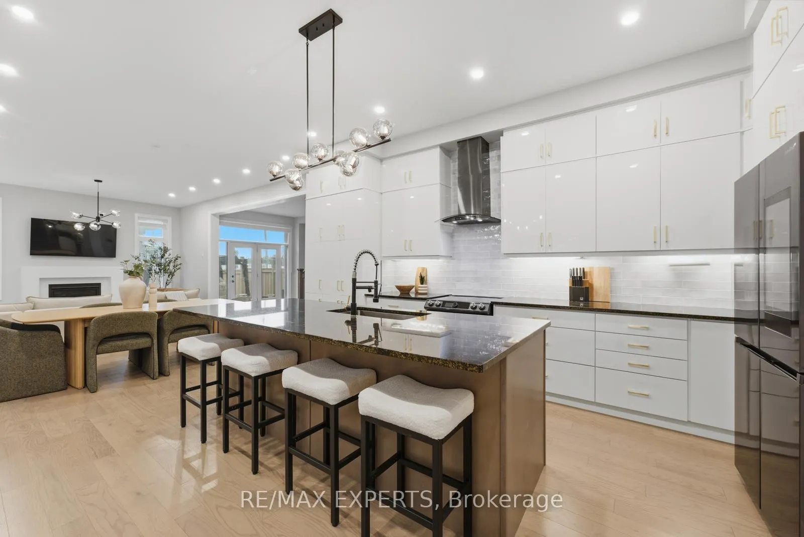 Photo 11 of 1288 Aymond Crescent W, Oakville, Joshua Meadows — HOMEH