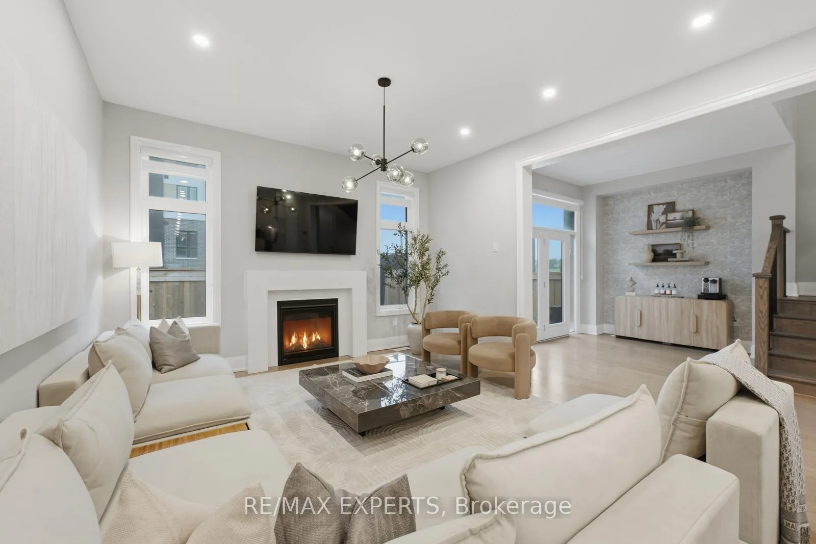 Photo 14 of 1288 Aymond Crescent W, Oakville, Joshua Meadows — HOMEH