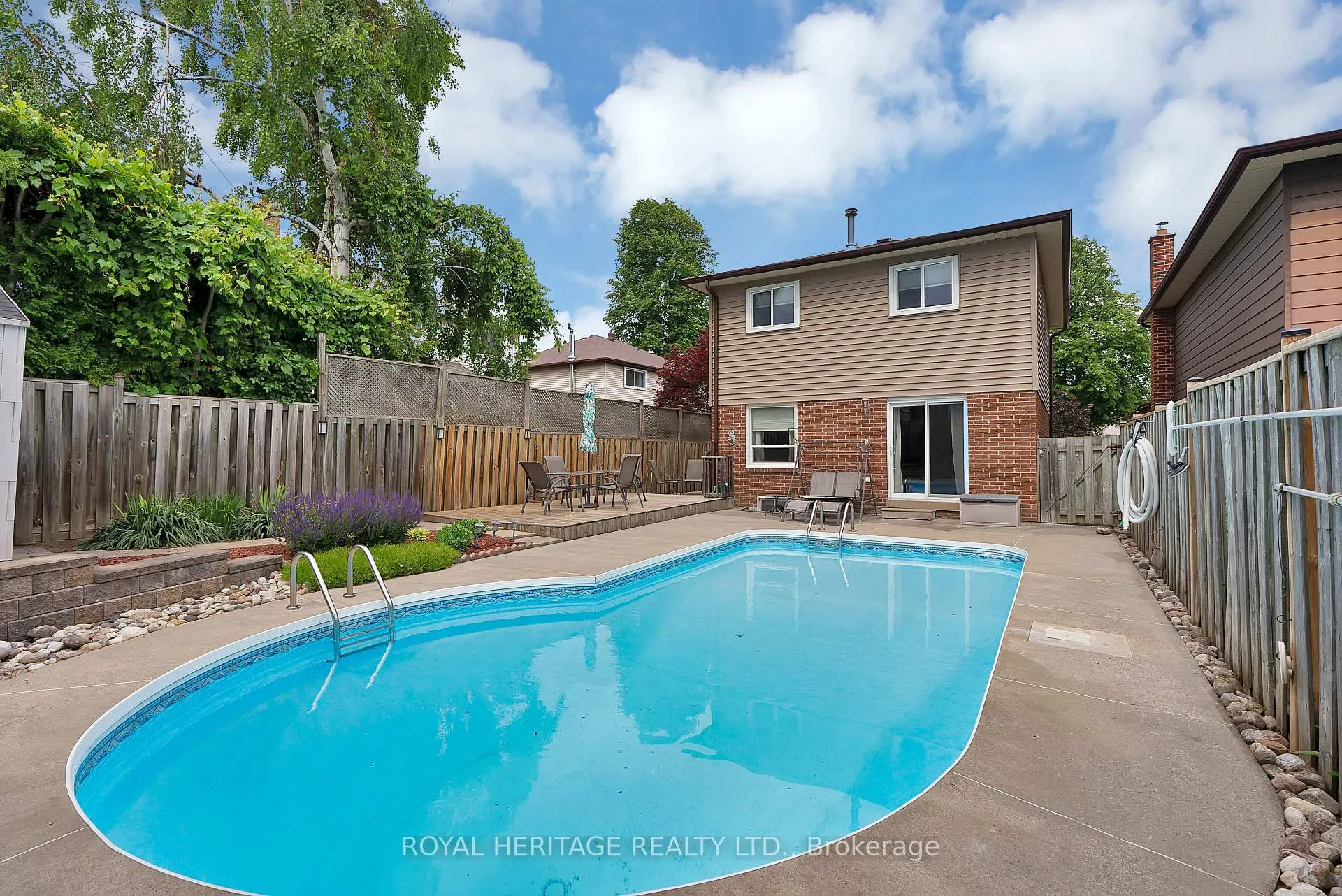 Photo 38 of 1235 Cedarcroft Crescent, Pickering, Liverpool — HOMEH