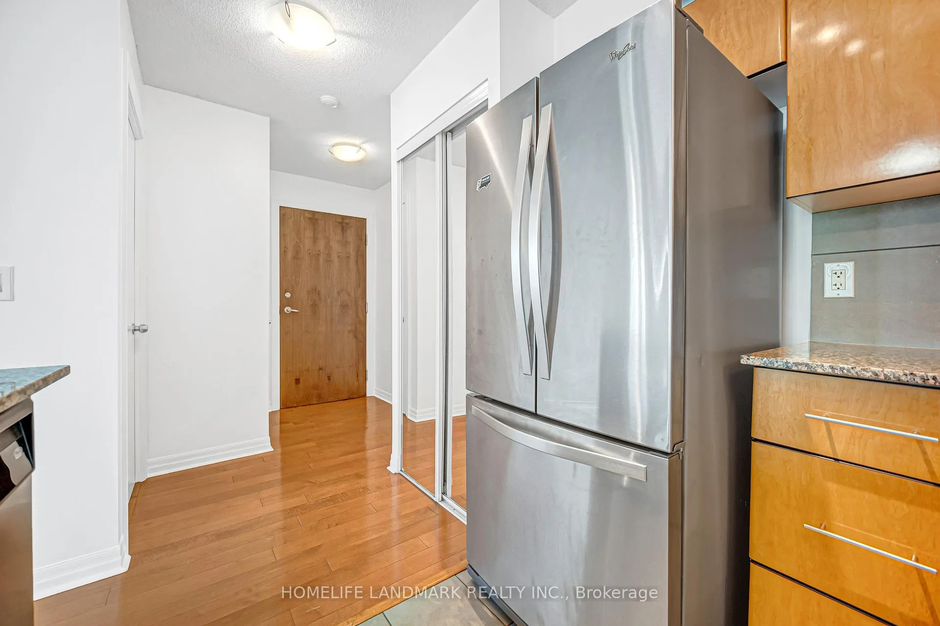 Photo 14 of Unit 901, 16 Yonge Street, Toronto, Waterfront Communities — HOMEH