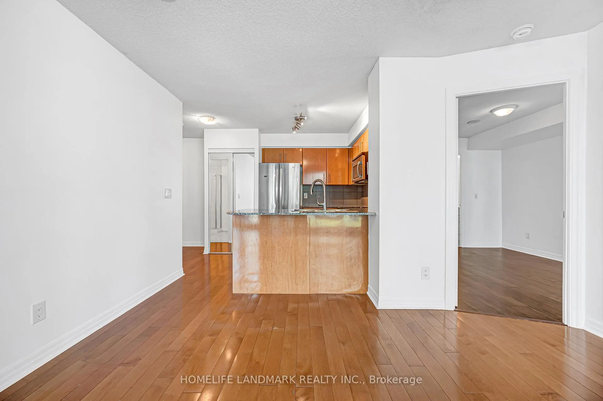 Photo 16 of Unit 901, 16 Yonge Street, Toronto, Waterfront Communities — HOMEH