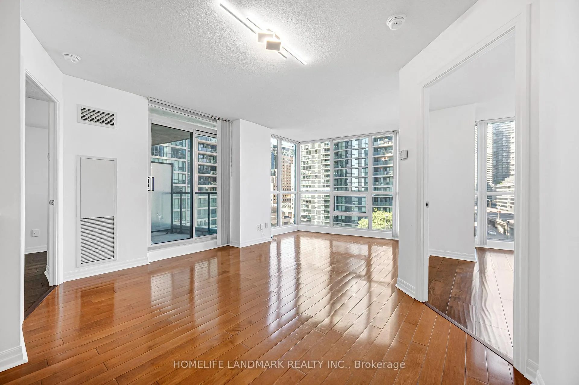 Photo 17 of Unit 901, 16 Yonge Street, Toronto, Waterfront Communities — HOMEH