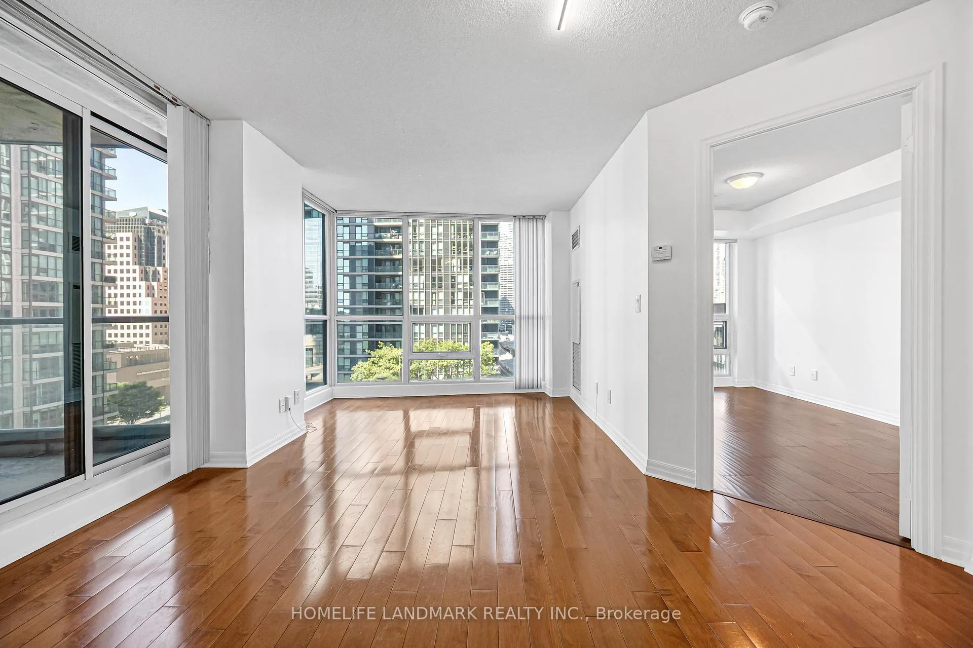Photo 18 of Unit 901, 16 Yonge Street, Toronto, Waterfront Communities — HOMEH