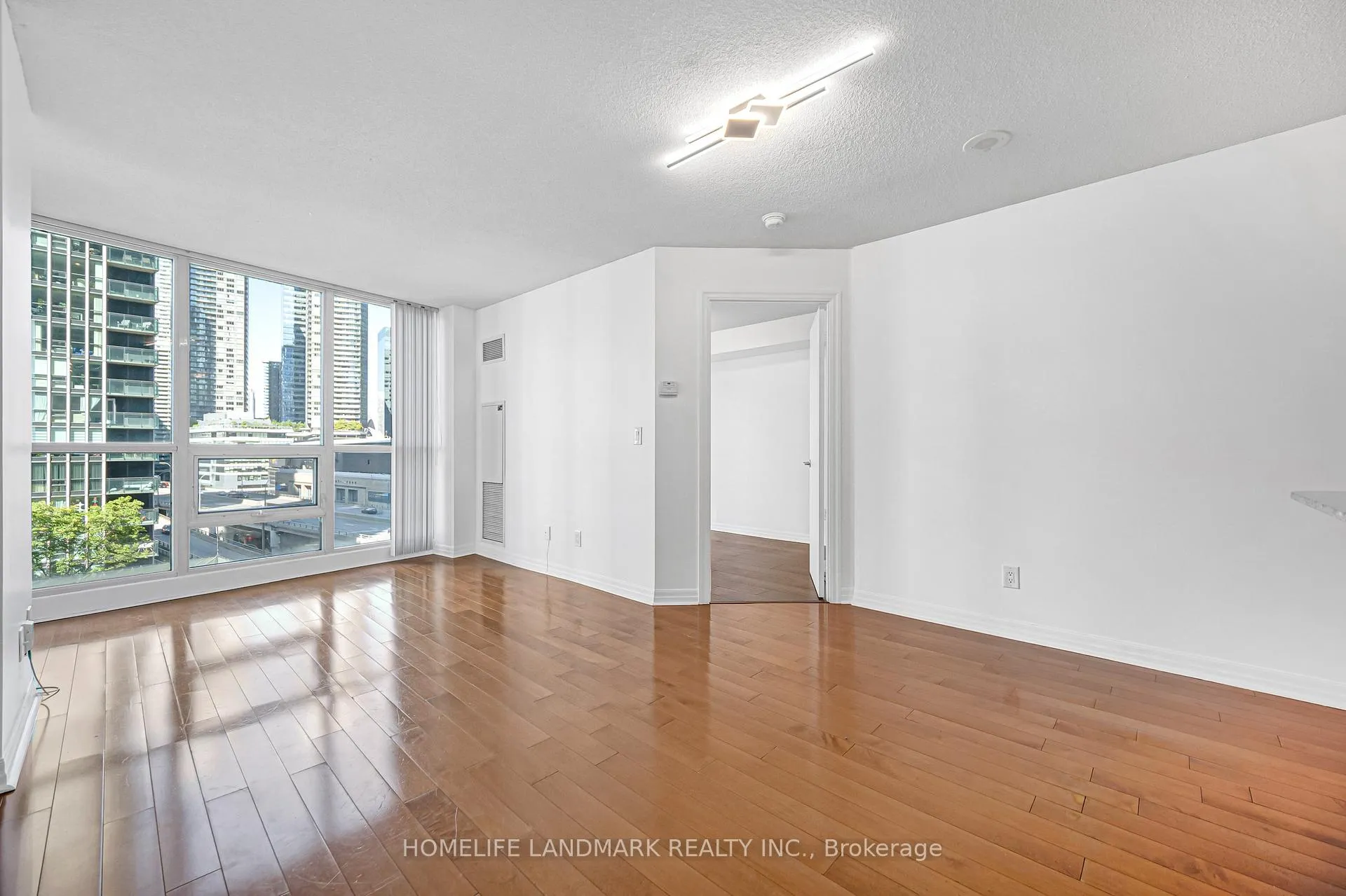 Photo 19 of Unit 901, 16 Yonge Street, Toronto, Waterfront Communities — HOMEH