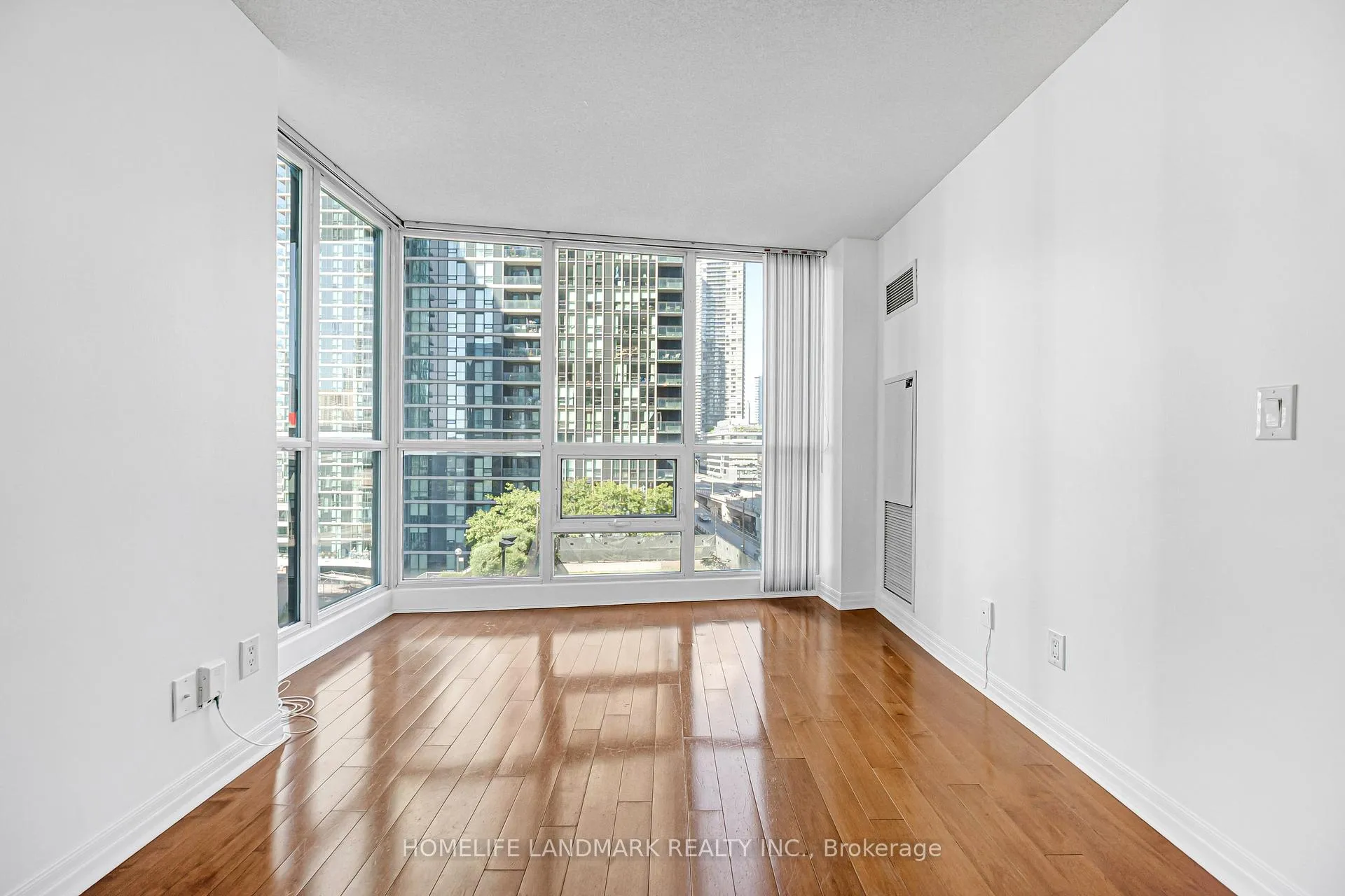 Photo 23 of Unit 901, 16 Yonge Street, Toronto, Waterfront Communities — HOMEH
