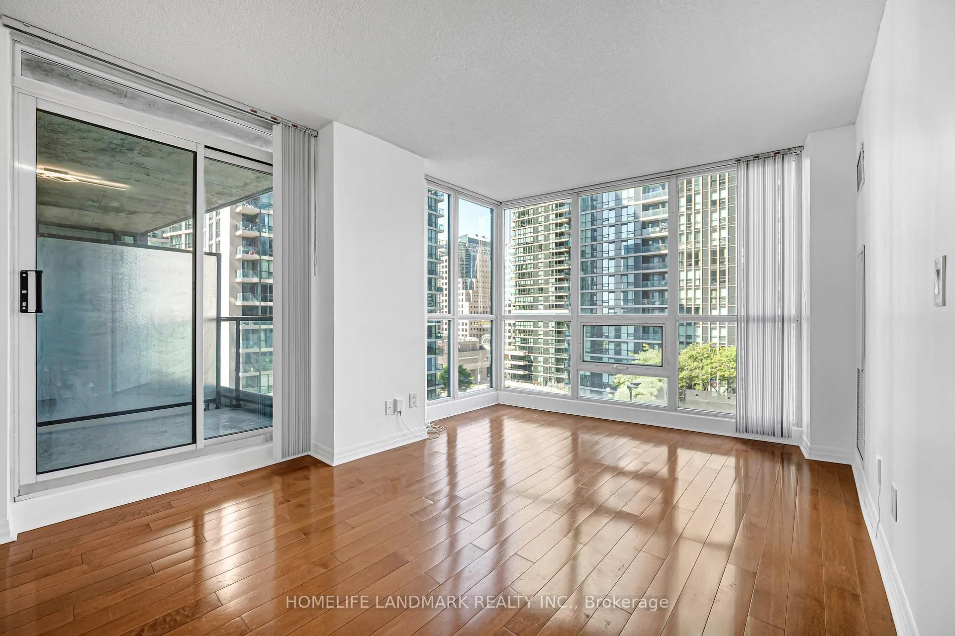 Photo 24 of Unit 901, 16 Yonge Street, Toronto, Waterfront Communities — HOMEH