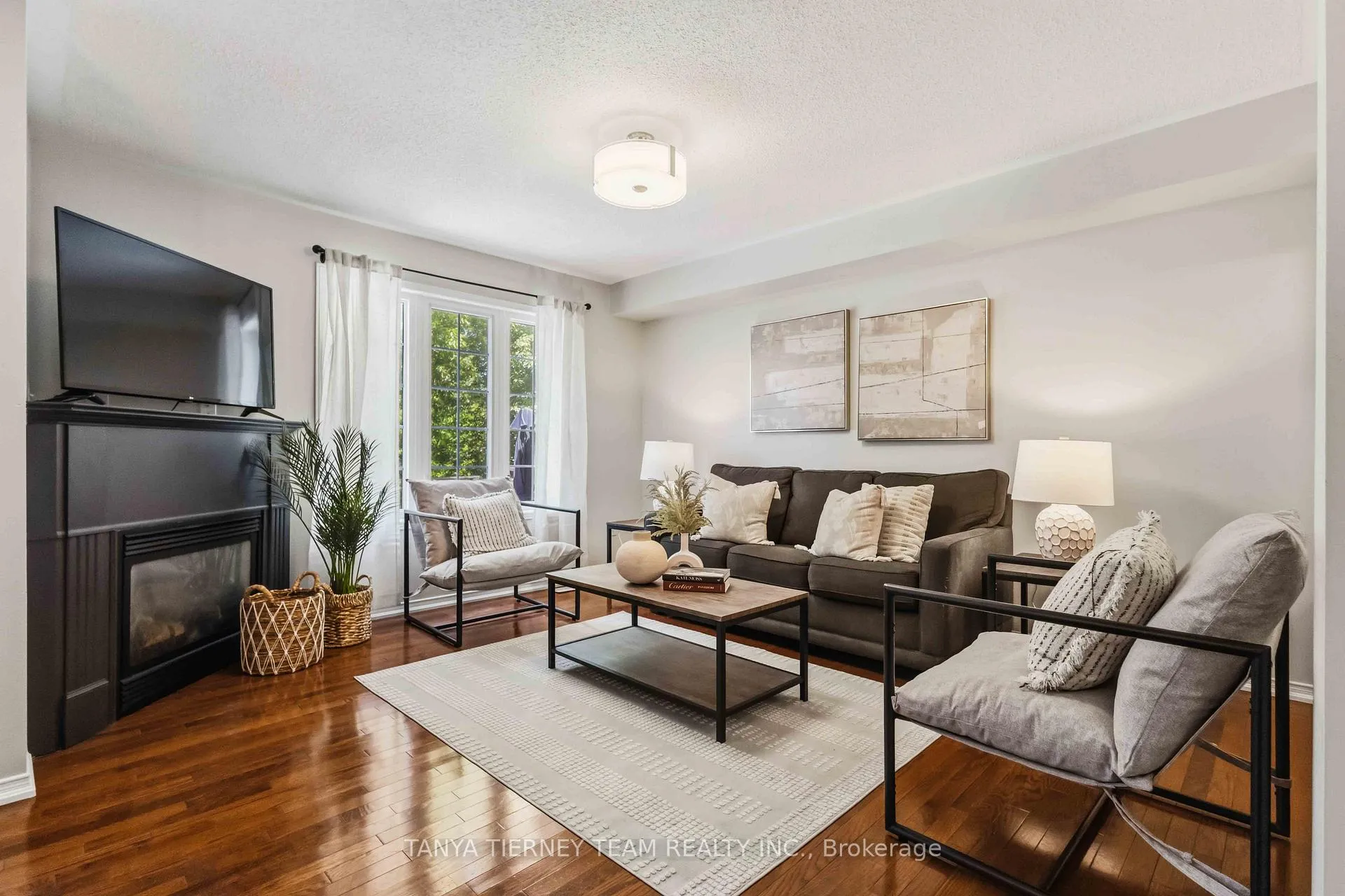 Photo 7 of 10 Ramona Way, Whitby, Brooklin — HOMEH