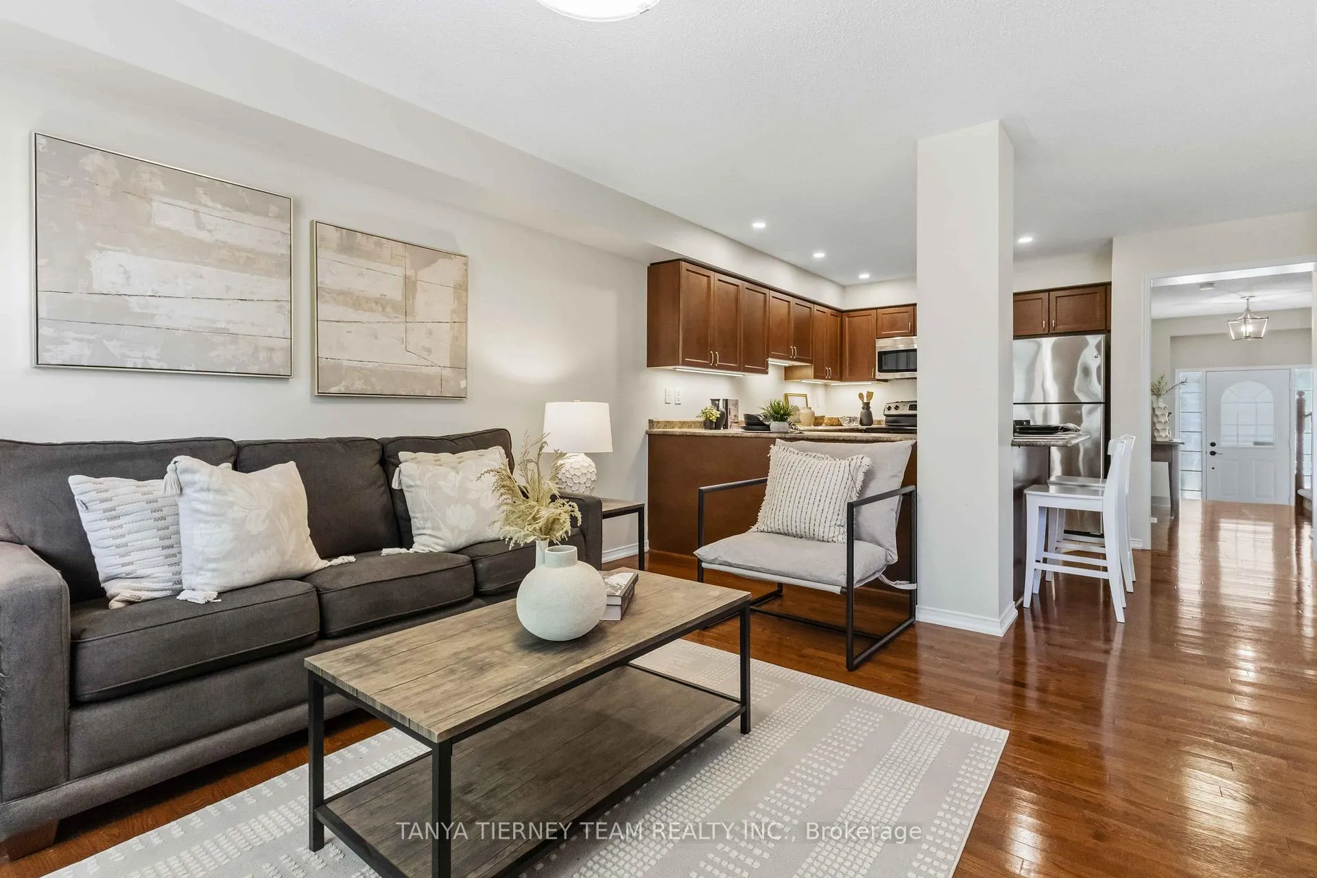 Photo 9 of 10 Ramona Way, Whitby, Brooklin — HOMEH