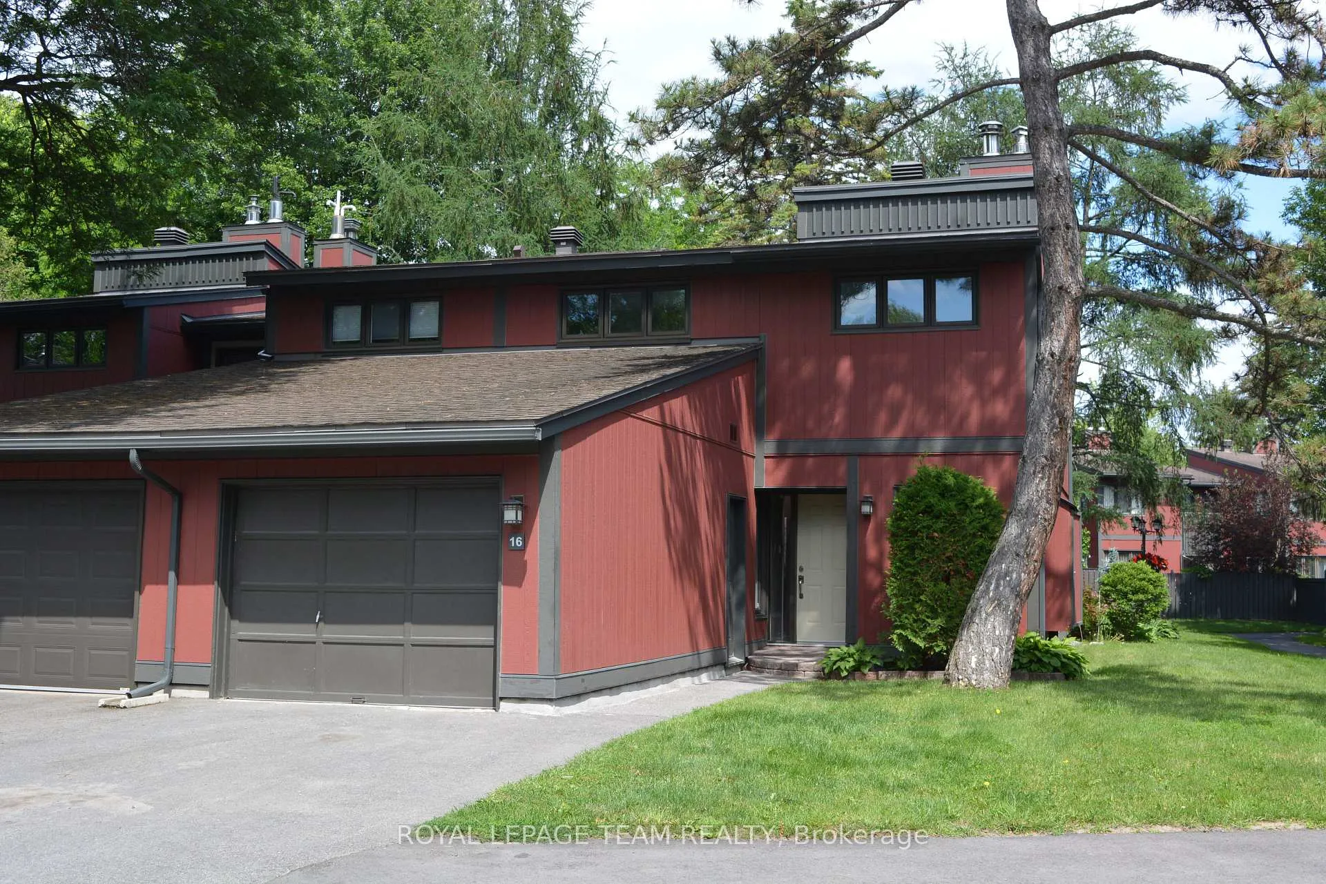Photo 1 of Unit 16, 280 Mcclellan Road, Ottawa, Arlington Woods — HOMEH