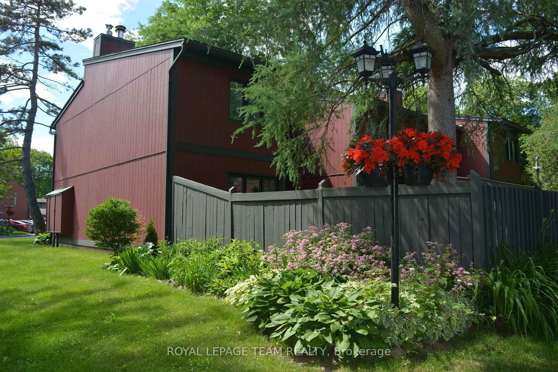 Photo 4 of Unit 16, 280 Mcclellan Road, Ottawa, Arlington Woods — HOMEH