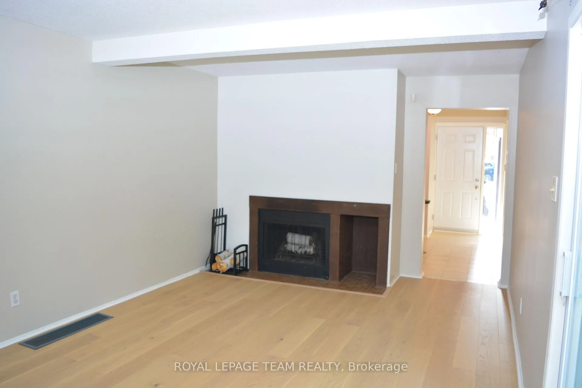 Photo 5 of Unit 16, 280 Mcclellan Road, Ottawa, Arlington Woods — HOMEH