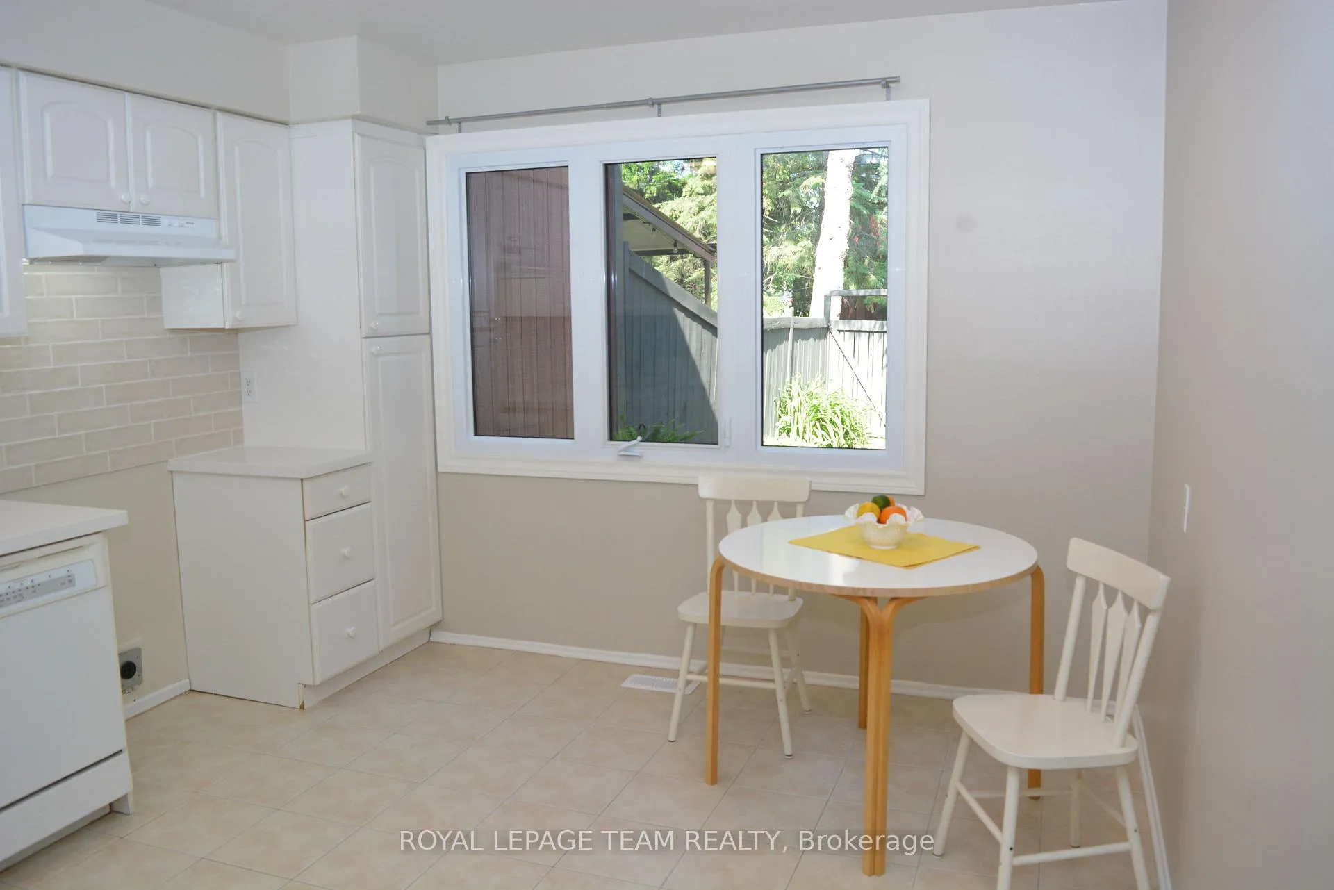 Photo 9 of Unit 16, 280 Mcclellan Road, Ottawa, Arlington Woods — HOMEH