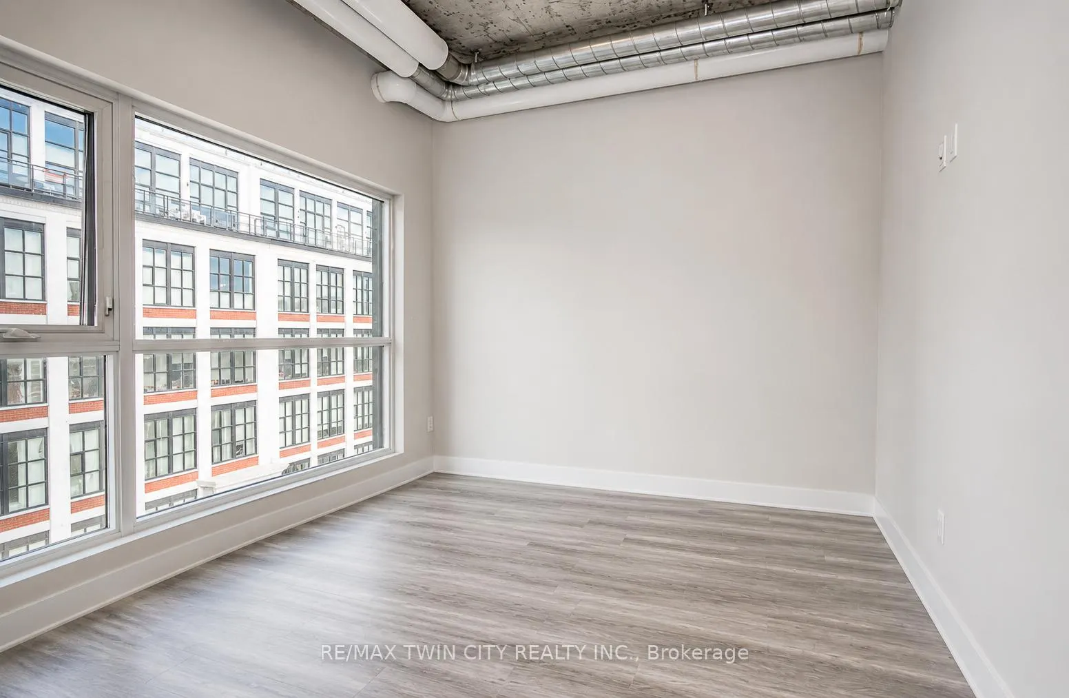 Photo 13 of Unit 409, 1 Victoria Street S, Kitchener, City Commercial Core — HOMEH