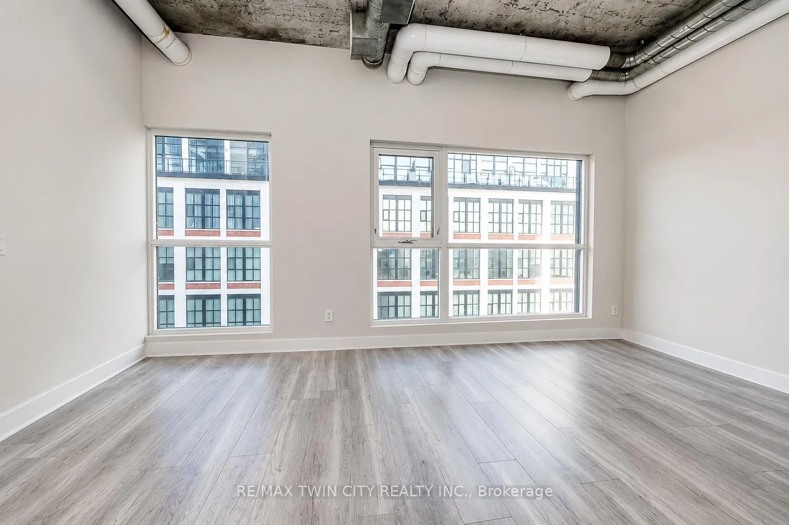 Photo 14 of Unit 409, 1 Victoria Street S, Kitchener, City Commercial Core — HOMEH