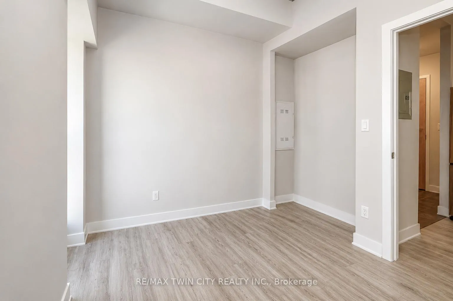 Photo 16 of Unit 409, 1 Victoria Street S, Kitchener, City Commercial Core — HOMEH