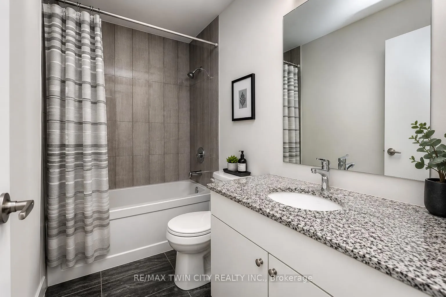 Photo 17 of Unit 409, 1 Victoria Street S, Kitchener, City Commercial Core — HOMEH