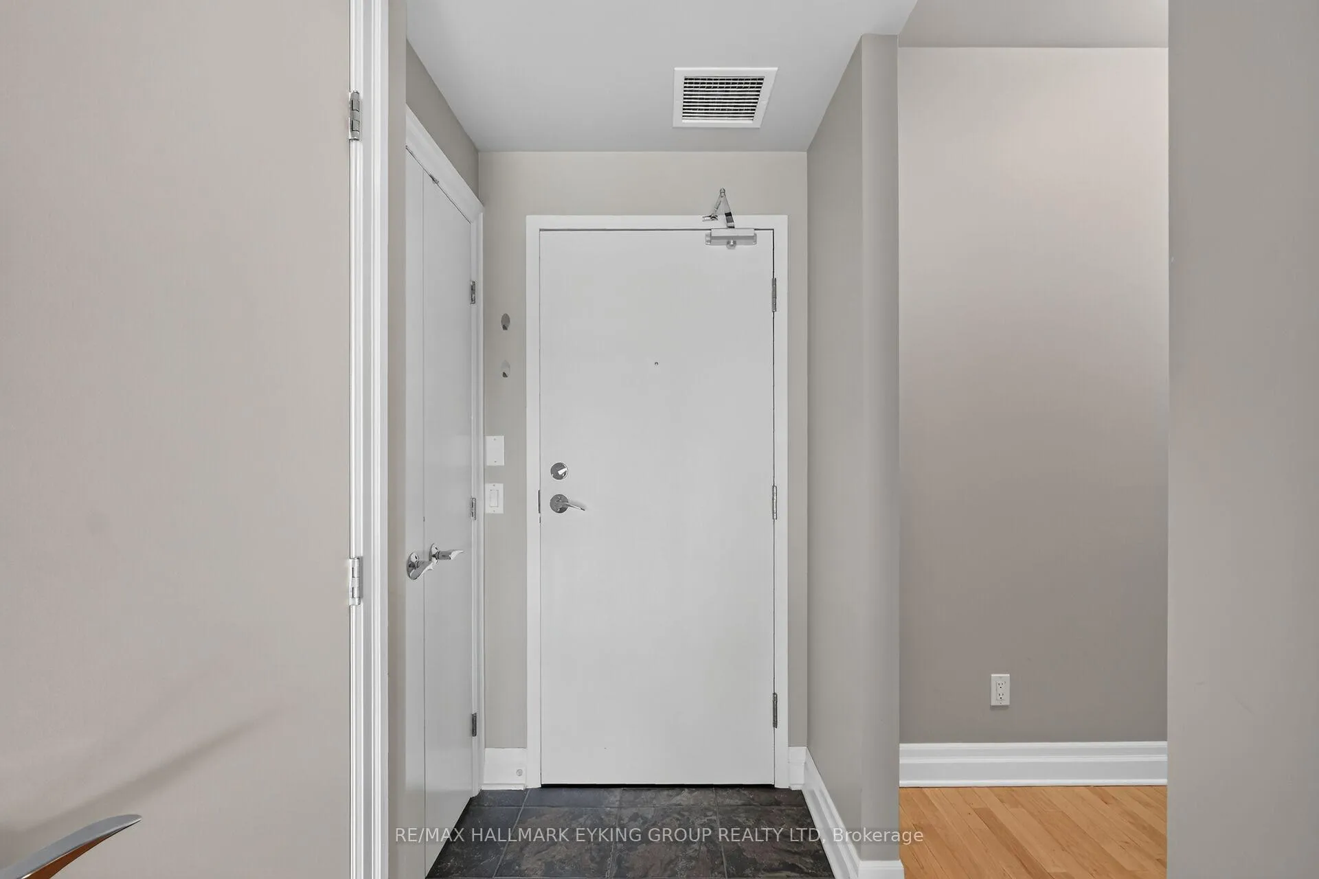 Photo 7 of Unit 301, 245 Kent Street, Ottawa, Ottawa Centre — HOMEH