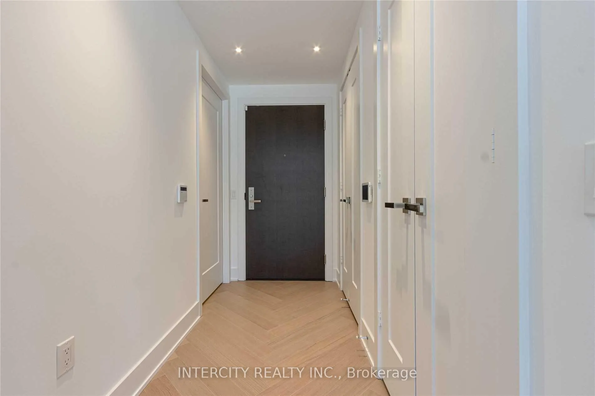 Photo 2 of Unit 707, 6 Jackes Avenue, Toronto, Rosedale-Moore Park — HOMEH