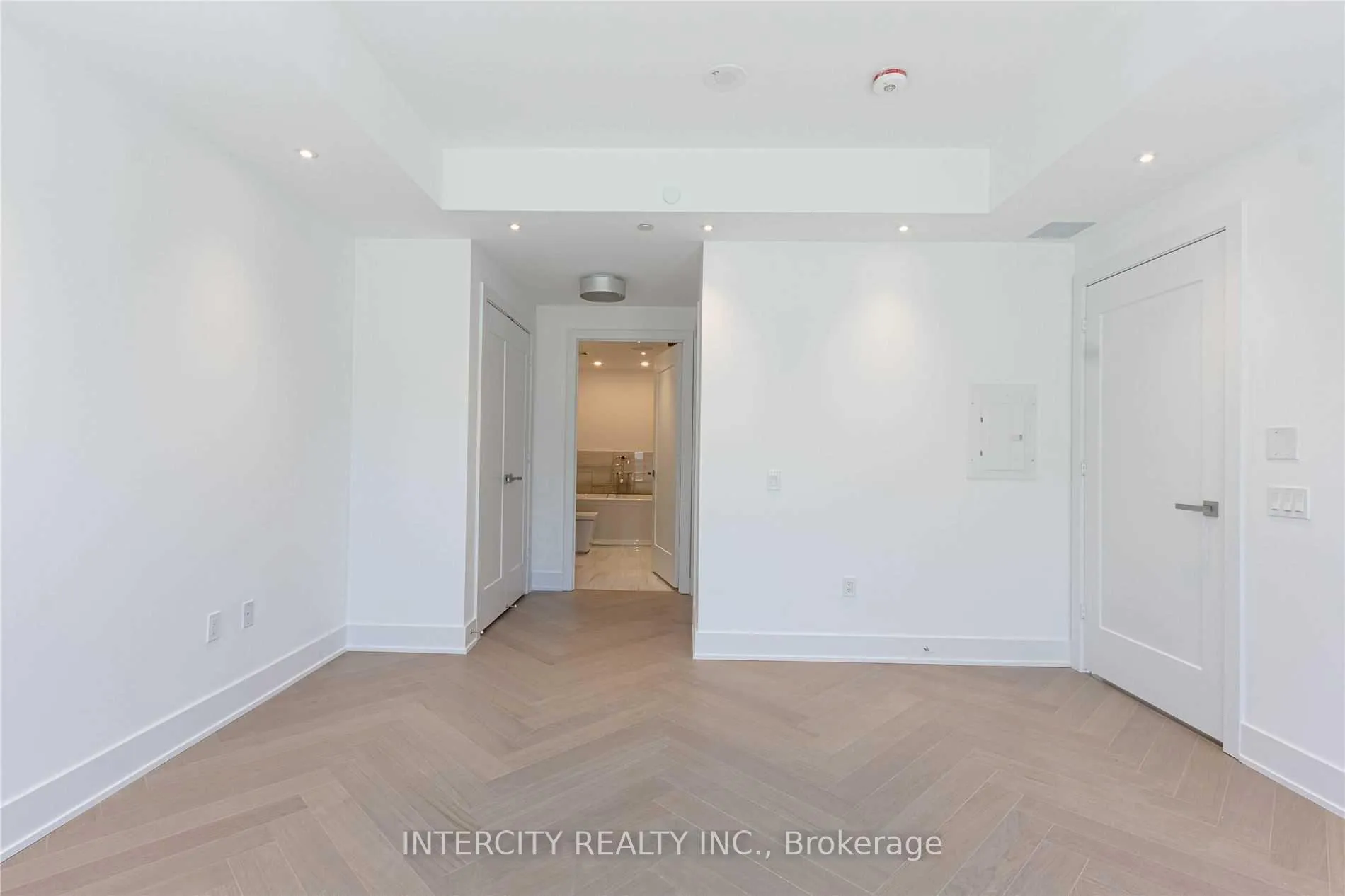 Photo 5 of Unit 707, 6 Jackes Avenue, Toronto, Rosedale-Moore Park — HOMEH