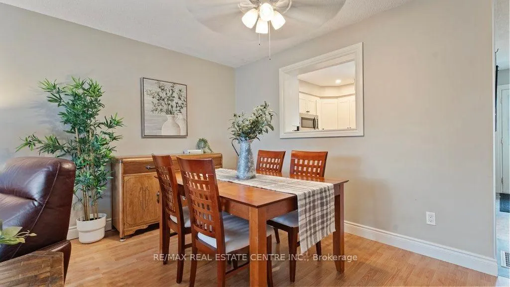 Photo 4 of Unit 29, 15 Green Valley Drive, Kitchener, Pioneer Park — HOMEH
