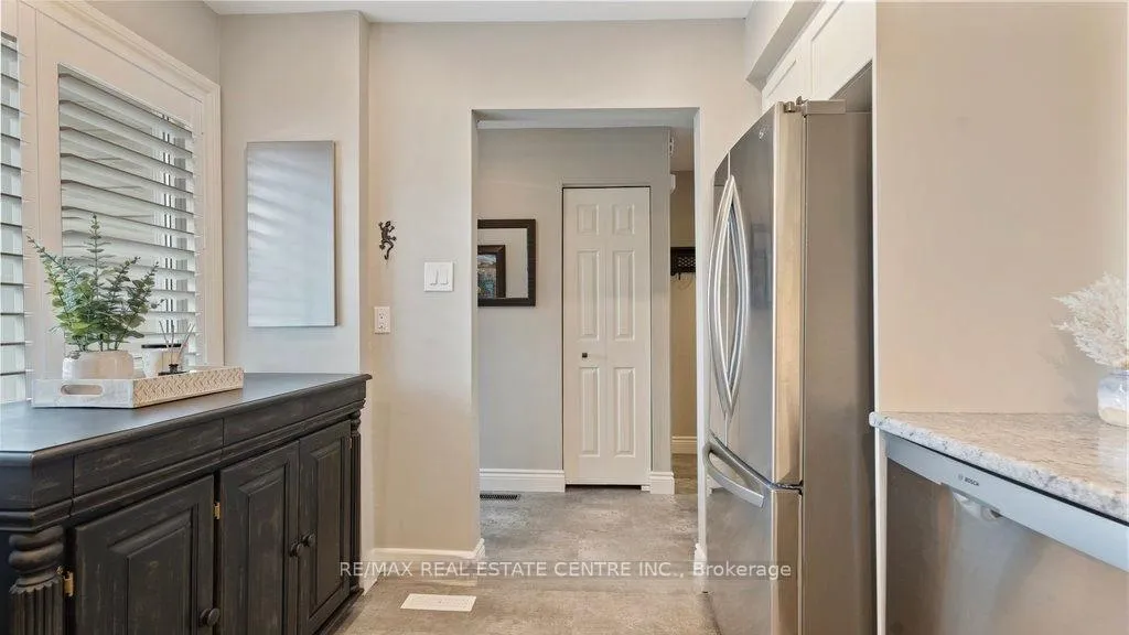 Photo 6 of Unit 29, 15 Green Valley Drive, Kitchener, Pioneer Park — HOMEH