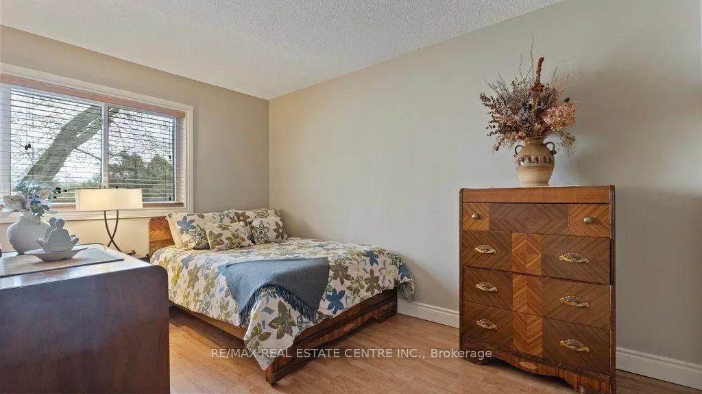 Photo 10 of Unit 29, 15 Green Valley Drive, Kitchener, Pioneer Park — HOMEH