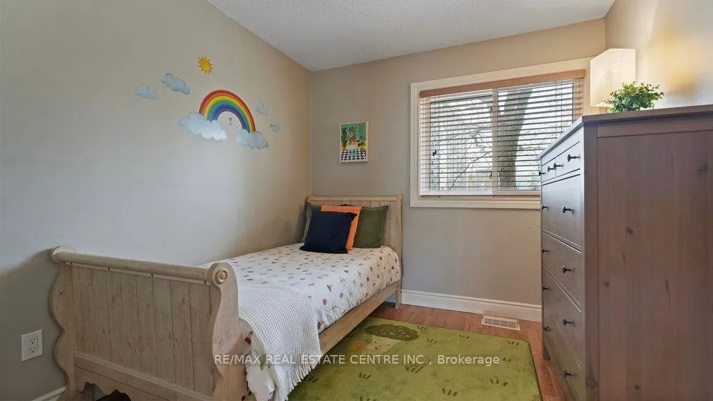 Photo 11 of Unit 29, 15 Green Valley Drive, Kitchener, Pioneer Park — HOMEH