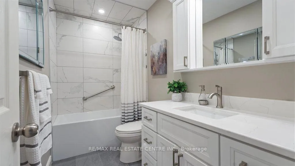 Photo 12 of Unit 29, 15 Green Valley Drive, Kitchener, Pioneer Park — HOMEH