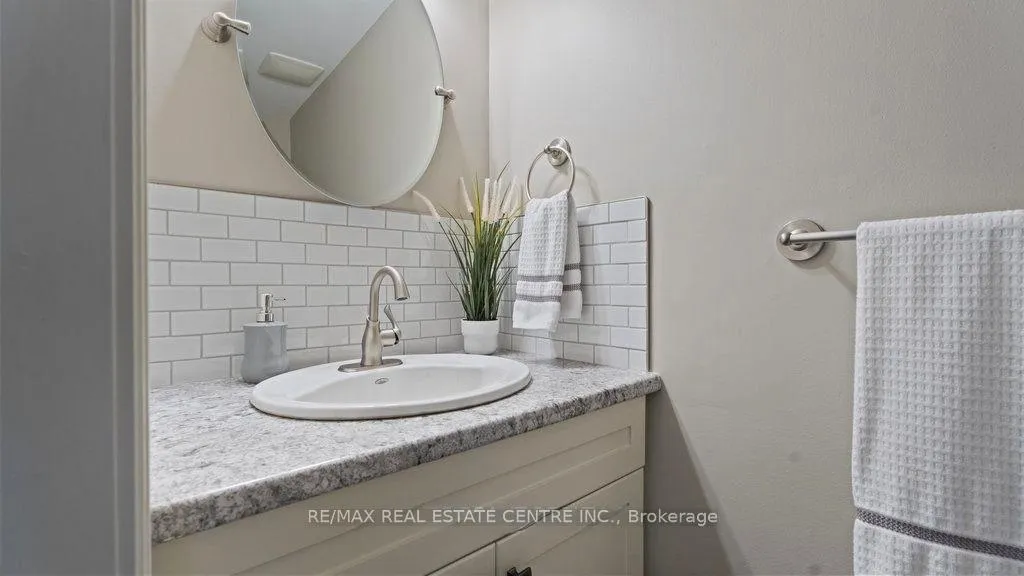 Photo 13 of Unit 29, 15 Green Valley Drive, Kitchener, Pioneer Park — HOMEH