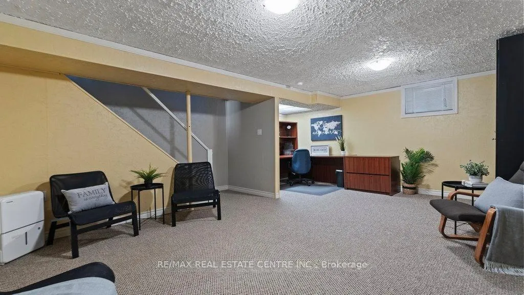 Photo 14 of Unit 29, 15 Green Valley Drive, Kitchener, Pioneer Park — HOMEH