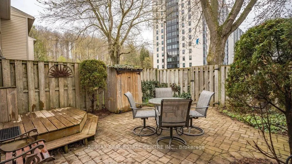 Photo 19 of Unit 29, 15 Green Valley Drive, Kitchener, Pioneer Park — HOMEH
