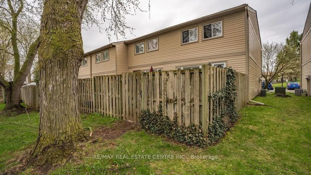 Photo 21 of Unit 29, 15 Green Valley Drive, Kitchener, Pioneer Park — HOMEH