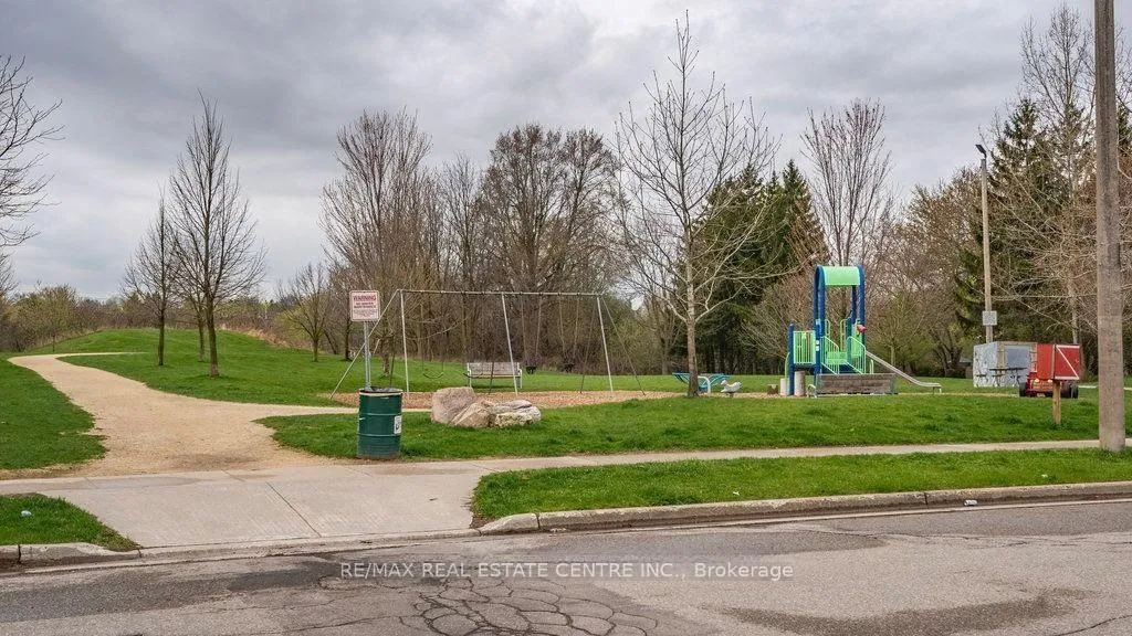 Photo 22 of Unit 29, 15 Green Valley Drive, Kitchener, Pioneer Park — HOMEH