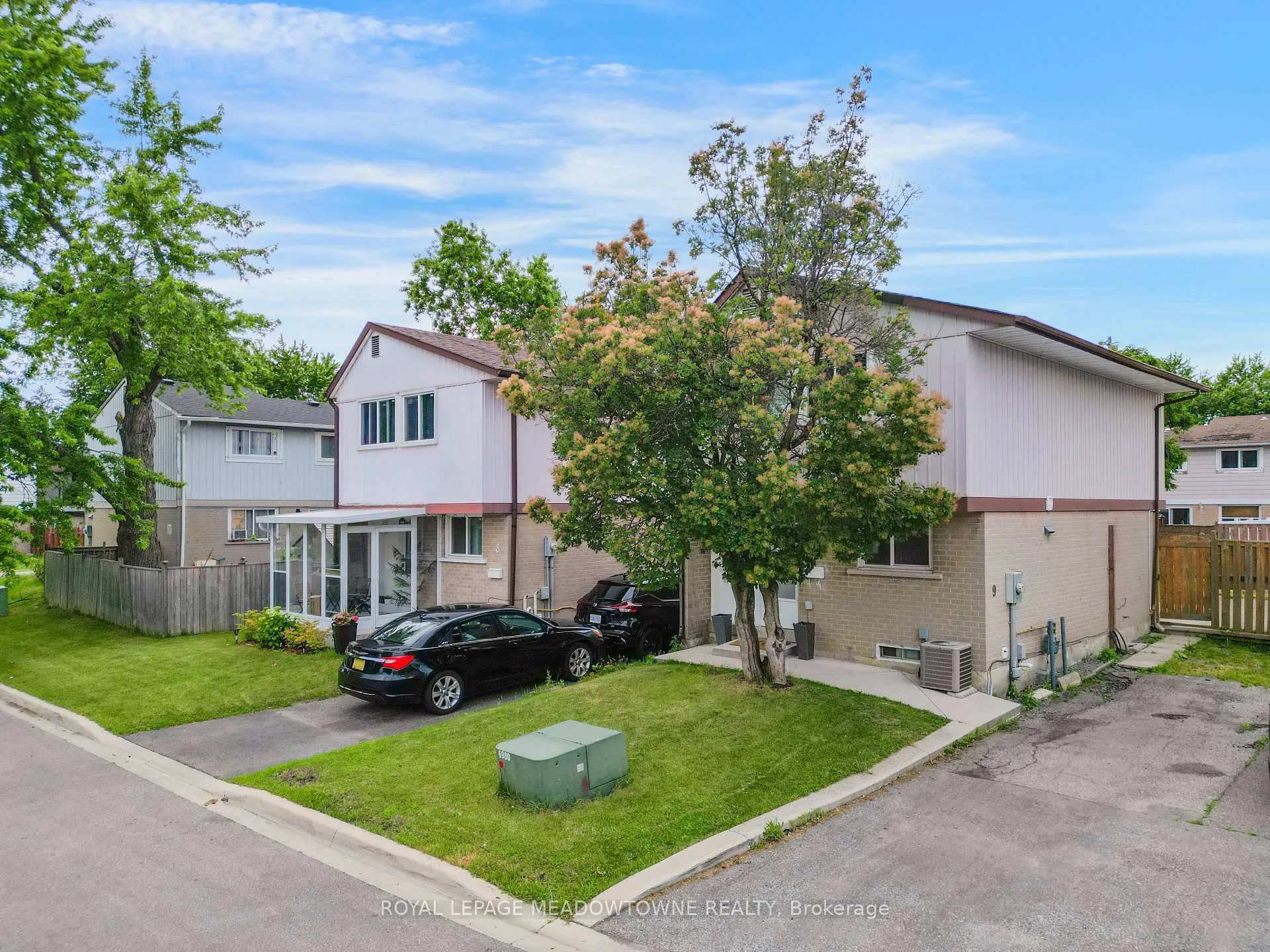 Photo 2 of 9 Hardcastle Court, Brampton, Central Park — HOMEH