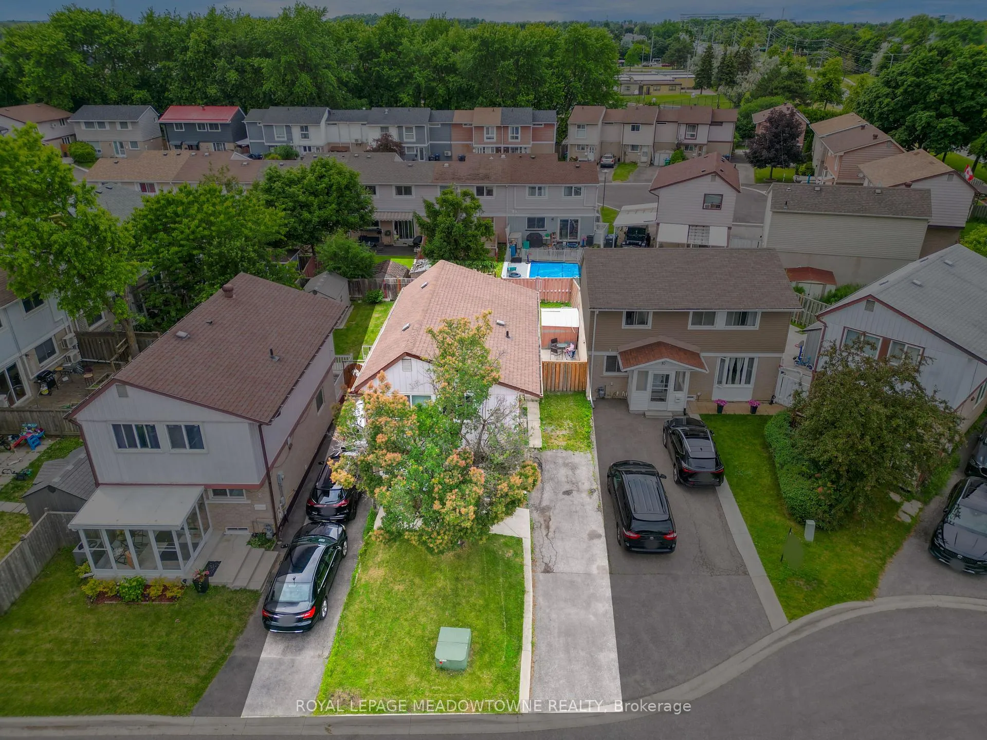 Photo 3 of 9 Hardcastle Court, Brampton, Central Park — HOMEH