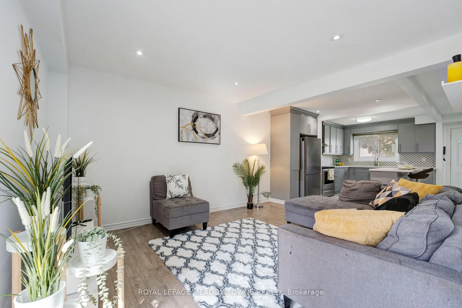 Photo 8 of 9 Hardcastle Court, Brampton, Central Park — HOMEH
