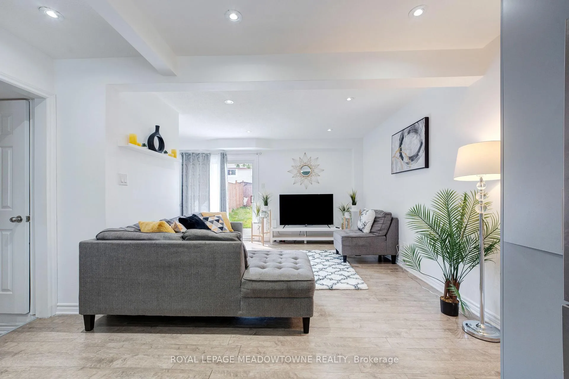 Photo 9 of 9 Hardcastle Court, Brampton, Central Park — HOMEH