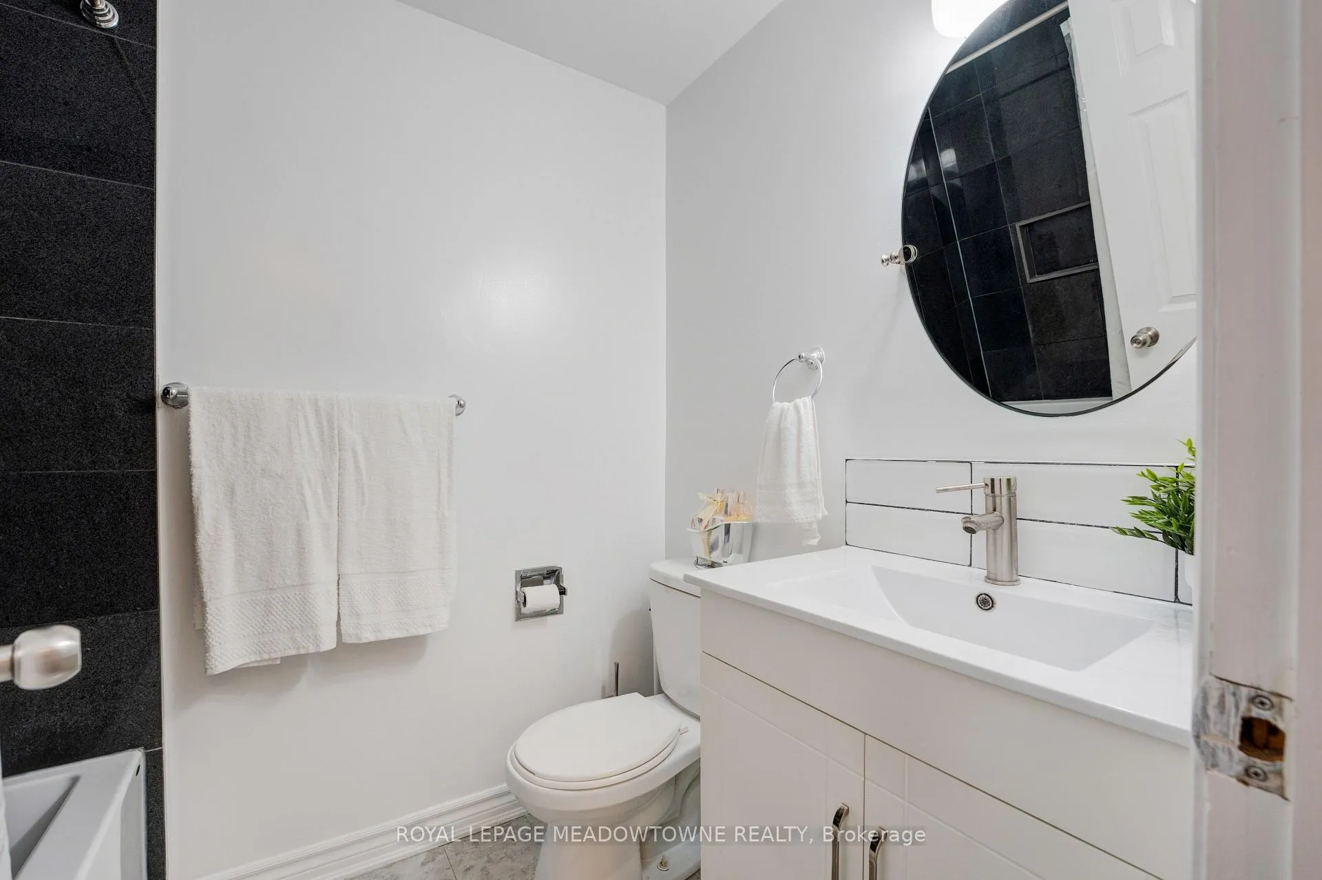 Photo 22 of 9 Hardcastle Court, Brampton, Central Park — HOMEH