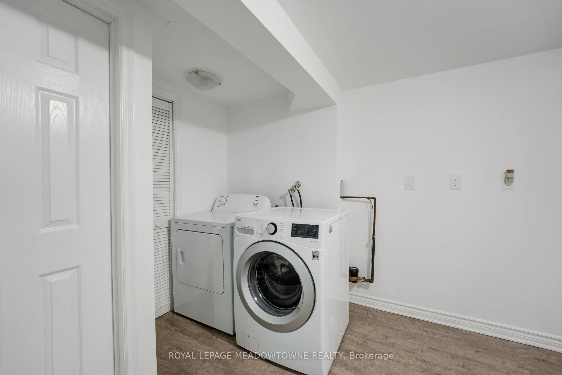 Photo 24 of 9 Hardcastle Court, Brampton, Central Park — HOMEH