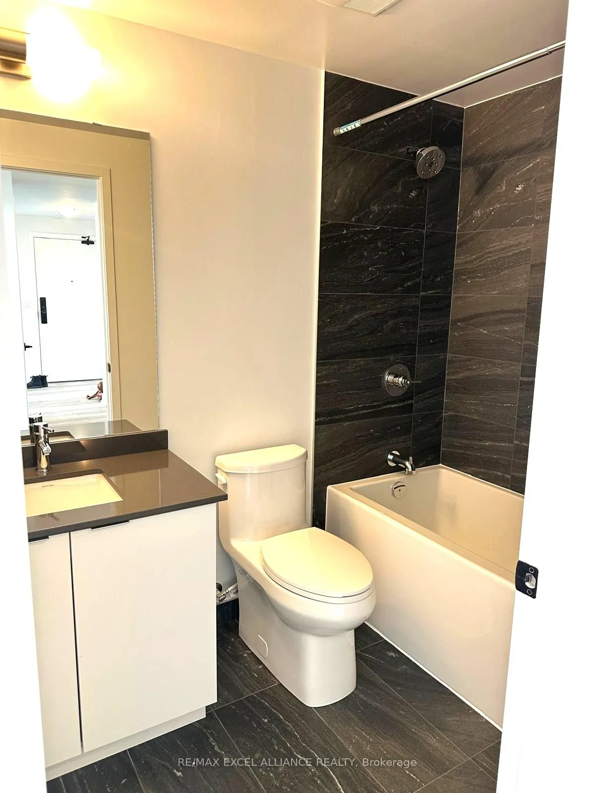 Photo 15 of Unit 2702, 2075 Lakeshore Road, Burlington, Brant — HOMEH