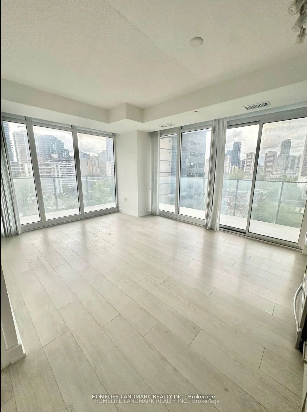 Photo 4 of Unit 1104, 50 Wellesley Street E, Toronto, Church-Yonge Corridor — HOMEH