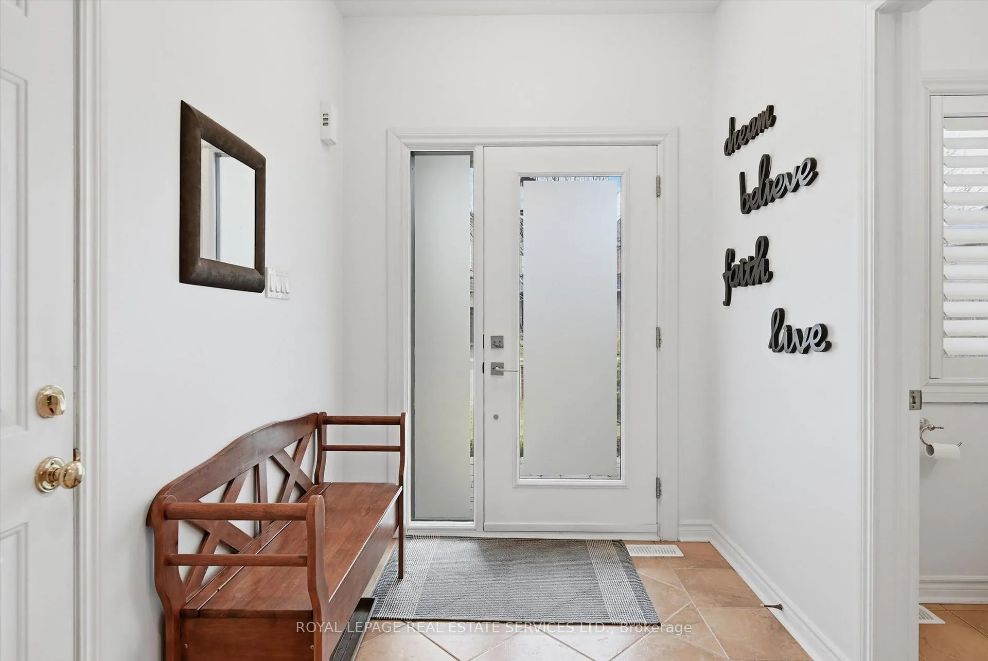 Photo 3 of 2170 Brookhaven Crescent, Oakville, Westmount — HOMEH