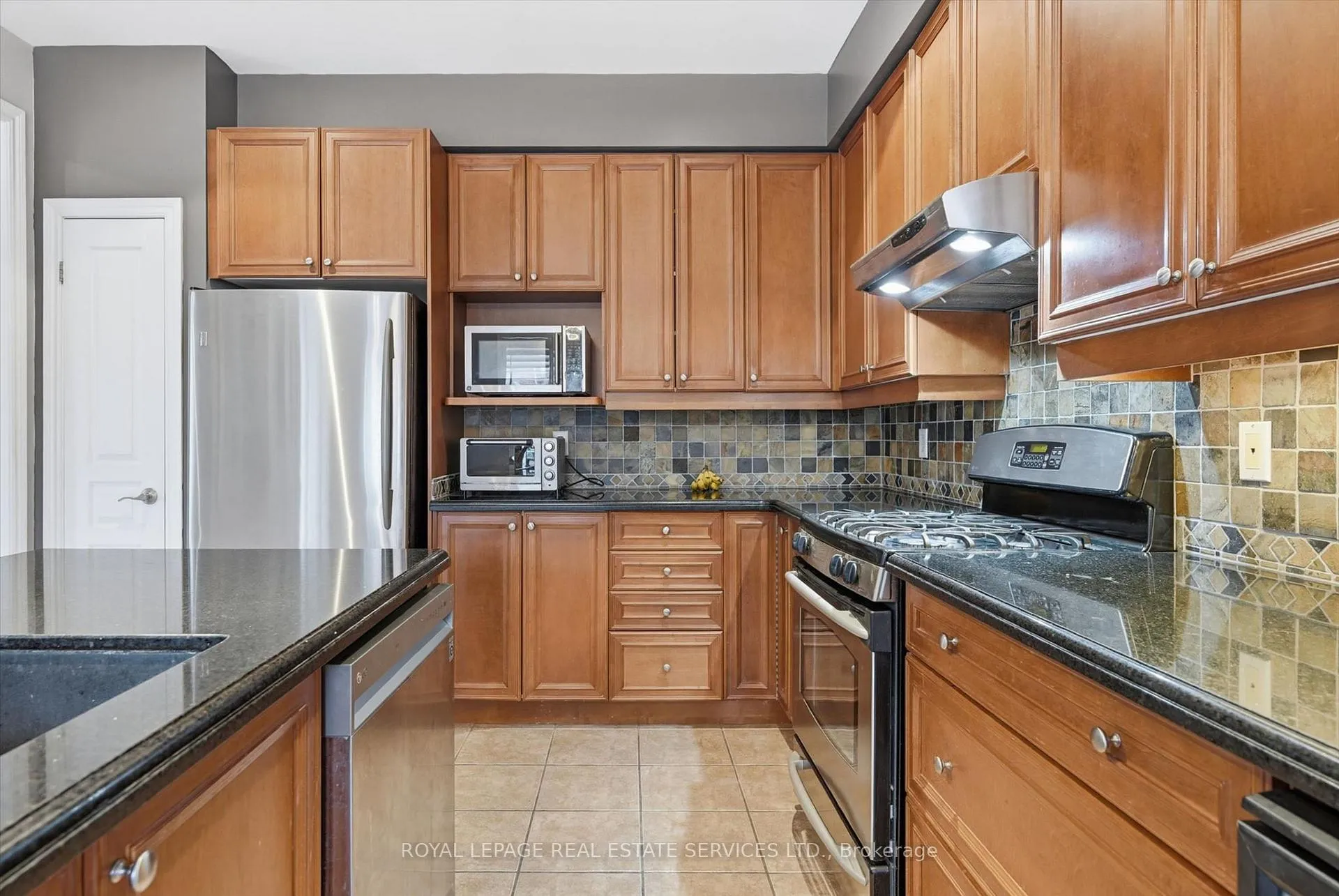 Photo 14 of 2170 Brookhaven Crescent, Oakville, Westmount — HOMEH