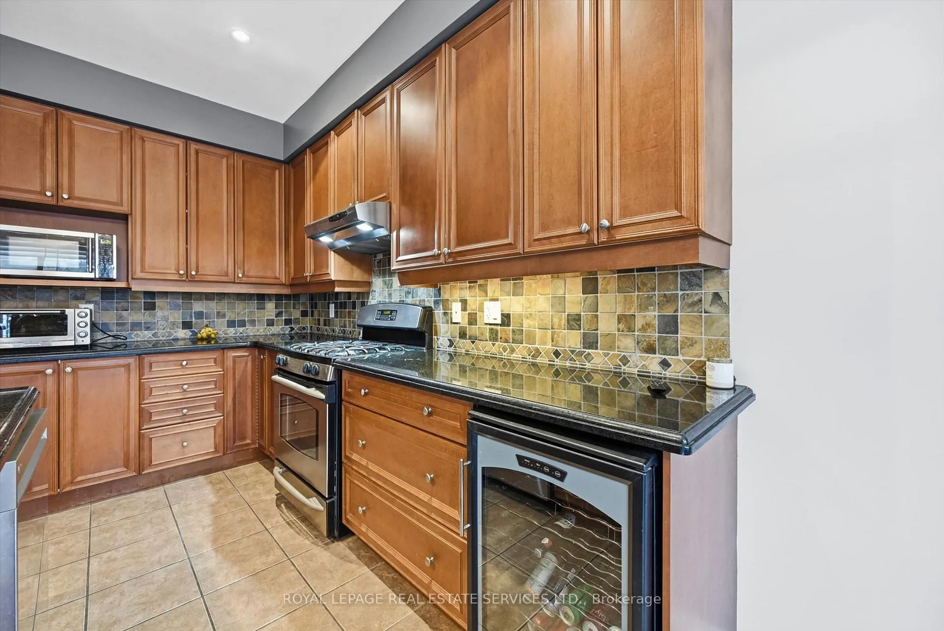 Photo 15 of 2170 Brookhaven Crescent, Oakville, Westmount — HOMEH